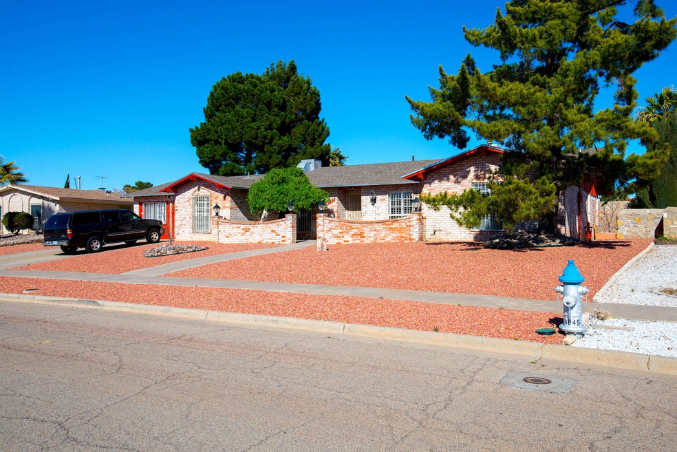 10233 Stoneway Dr, El Paso, TX 79925 - photo 1