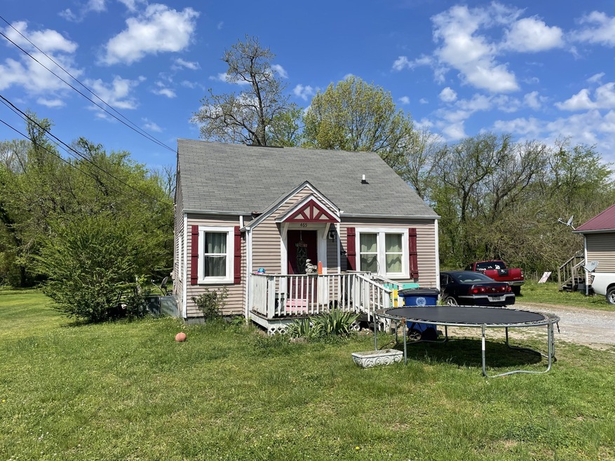 465 Evans St, Shelbyville, TN 37160 - photo 1