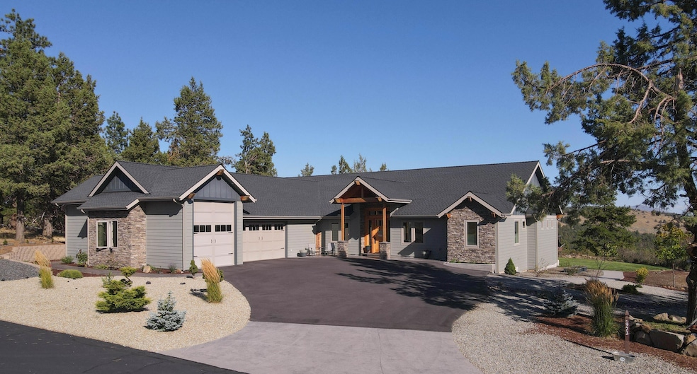 For Sale $918,000