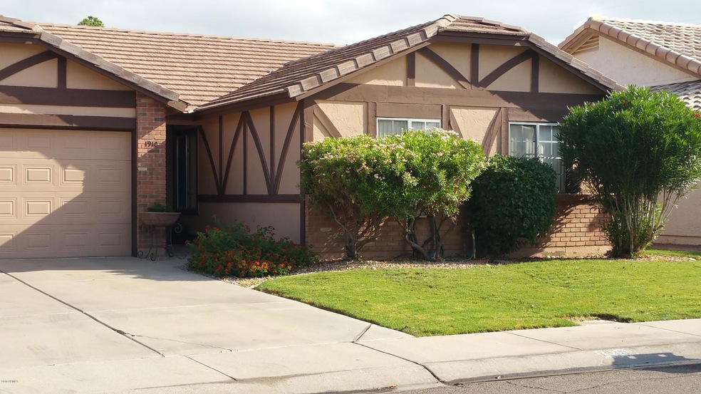 1910 E Marquette Dr, Gilbert, AZ 85234 - photo 1