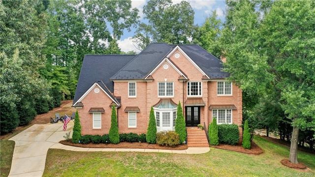 Beautiful full brick waterfront home