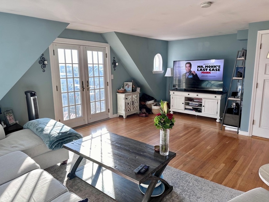 589 E 8th St unit 3, Boston, MA 02127 - photo 1