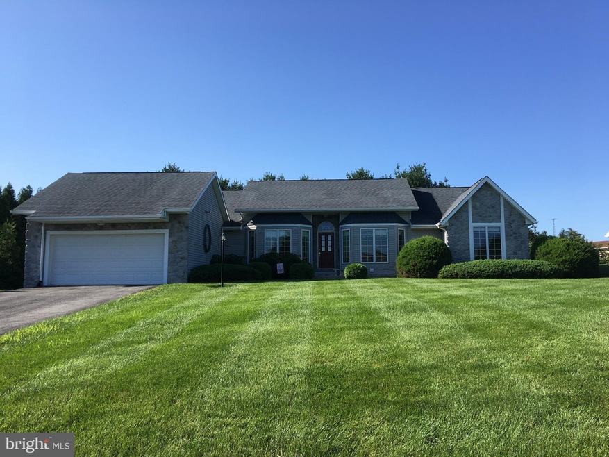 10156 Jacob MacK Dr W, Waynesboro, PA 17268 - photo 1