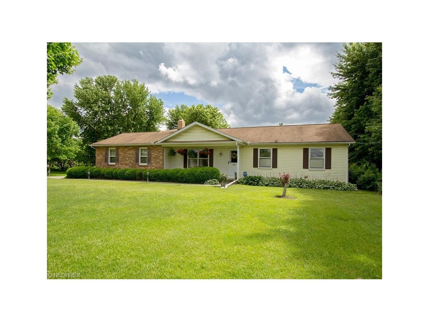 Aurora Ranch on over 2 acres with a 4 single door 