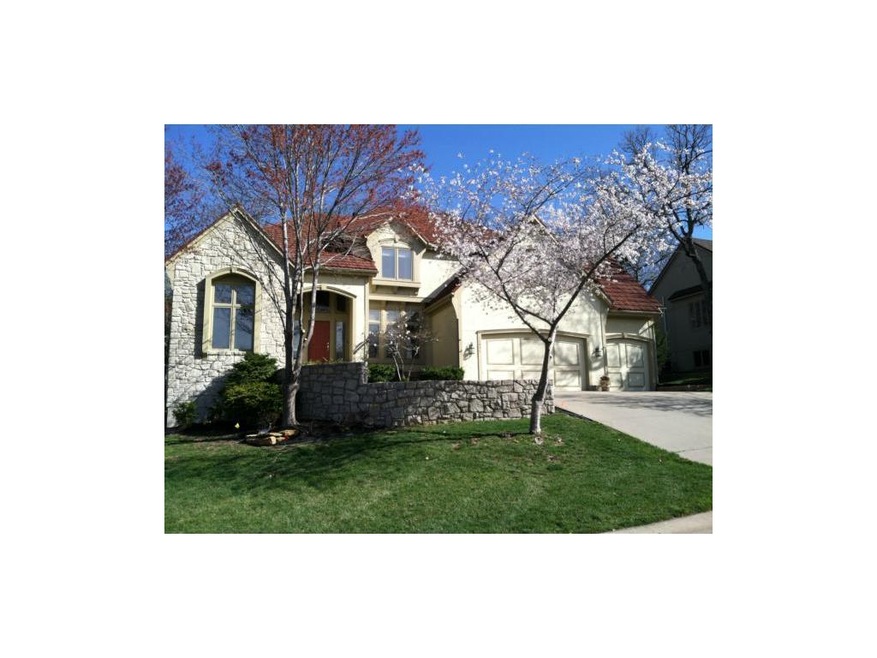 Beautiful 2 story on cul-de-sac w/extra lot (22,71