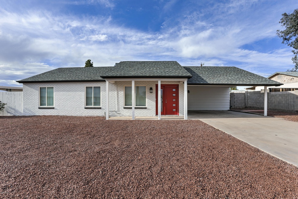 1724 W Wickieup Ln-2