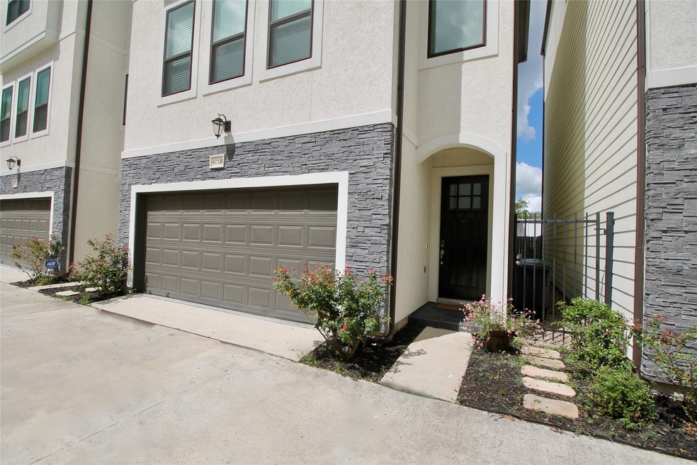 873 Wakefield Dr unit B, Houston, TX 77018 - photo 1