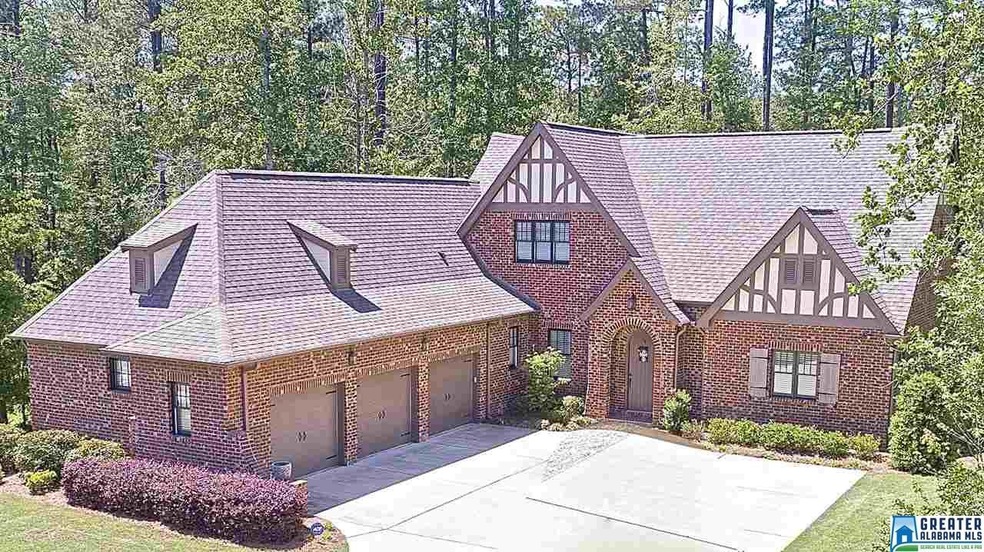 5 BEDROOMS, OUTDOOR STACKED STONE FIREPLACE & KITC