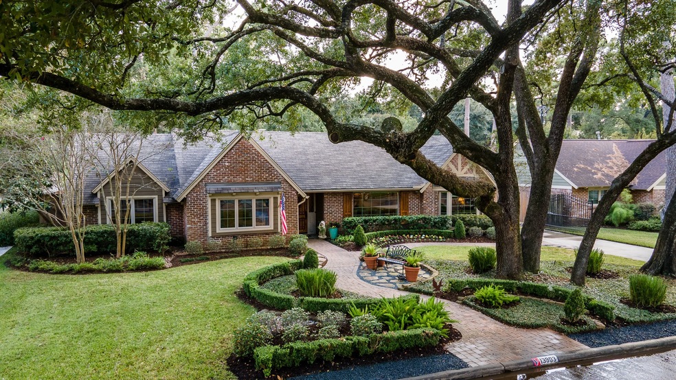 13903 Kimberley Ln, Houston, TX 77079 - photo 1