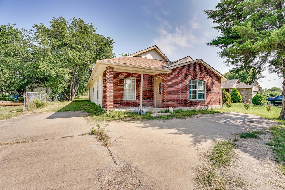 802 E Decatur St, Ennis, TX 75119 - photo 1