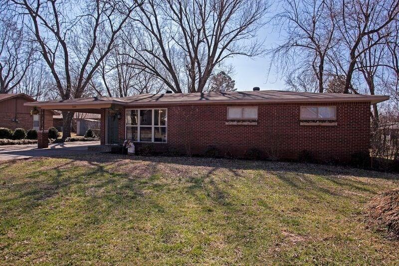 1109 NW 7th St, Bentonville, AR 72712 - photo 1