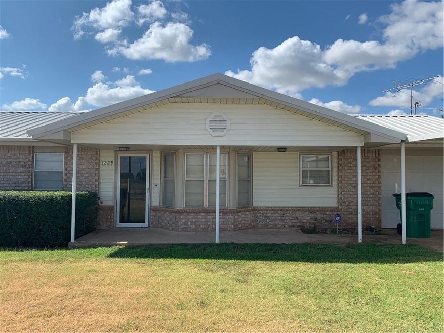 1229 W Anderson Ave, Waurika, OK 73573 MLS 926028