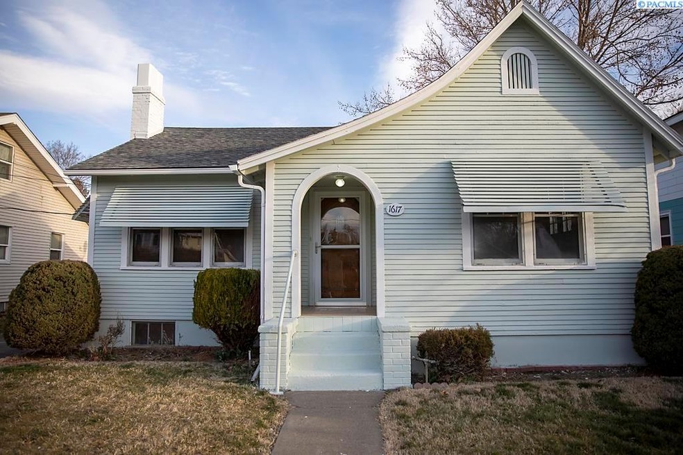 1618 Browne Ave, Yakima, WA 98902 - photo 1