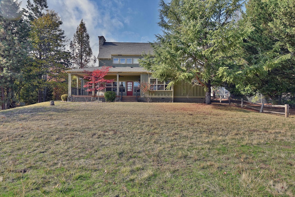 1800 Old Military Rd, Central Point, OR 97502 - photo 1