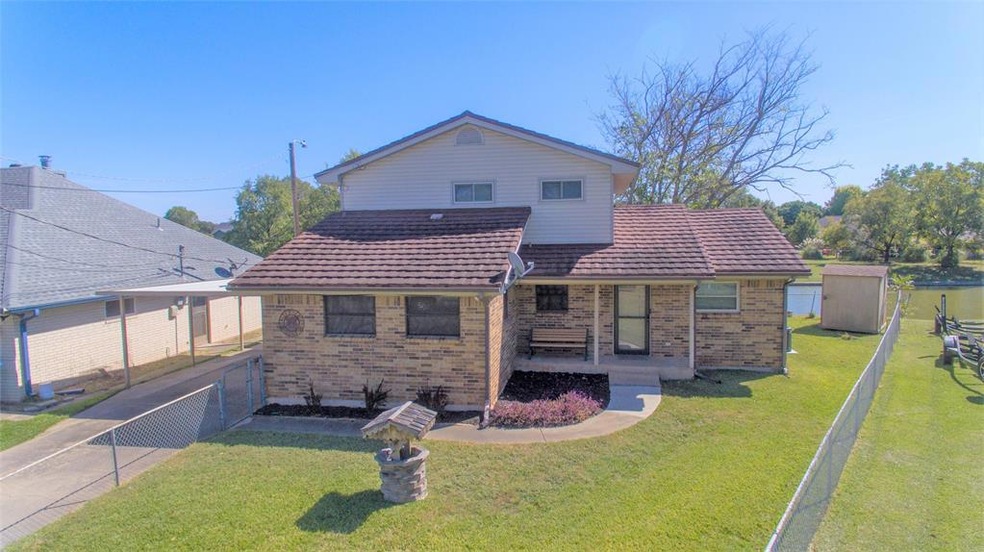 403 Mercury Ct, Granbury, TX 76049 - photo 1