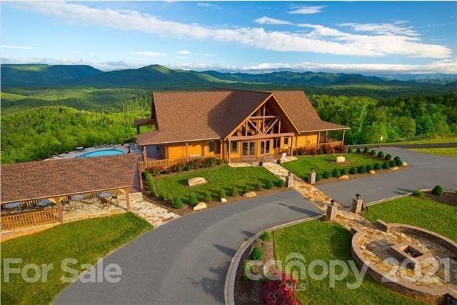 Pisgah Mountain Lodge is The Coves's Clubhouse. It