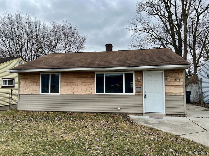 1492 E Woodruff Ave, Hazel Park, MI 48030 - photo 1