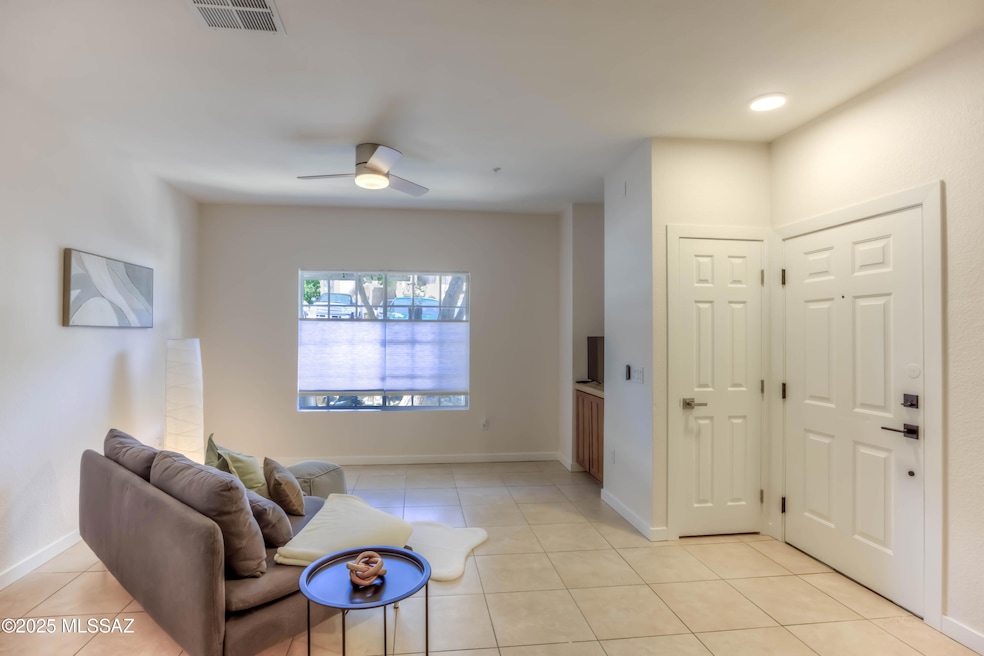 9 LIving Room photo a