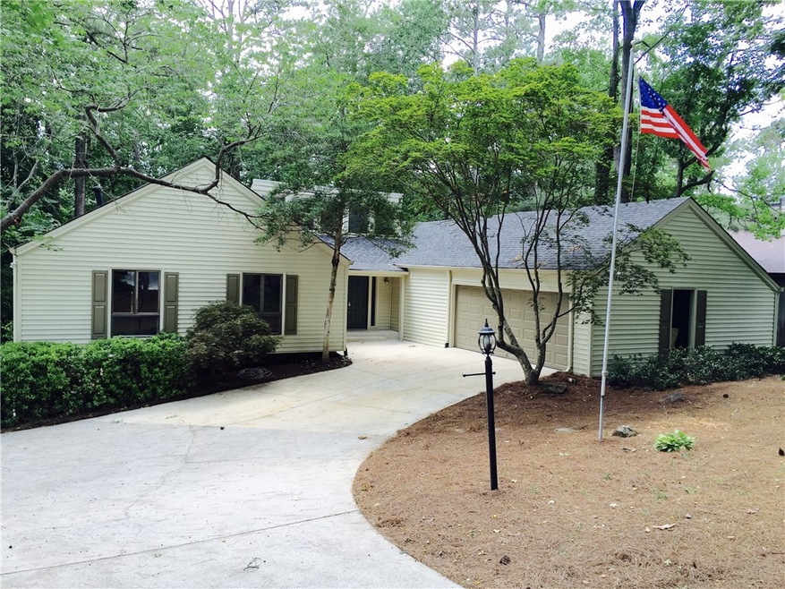 5096 Willow Point Pkwy, Marietta, GA 30068 - photo 1