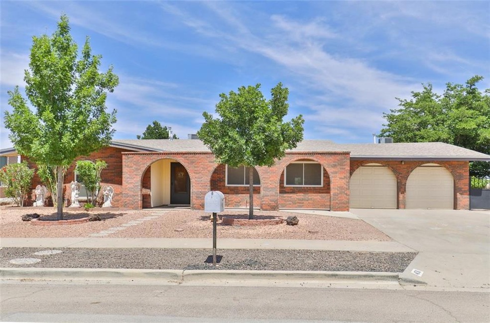 458 Loring Place, Horizon City, TX 79928 - photo 1