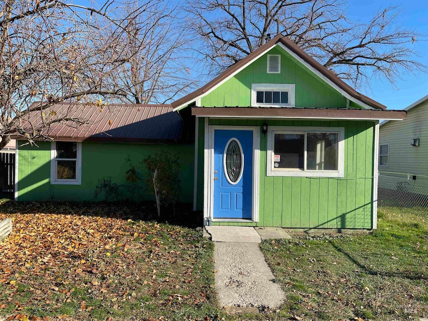 434 N 7th St, Payette, ID 83661 - photo 1