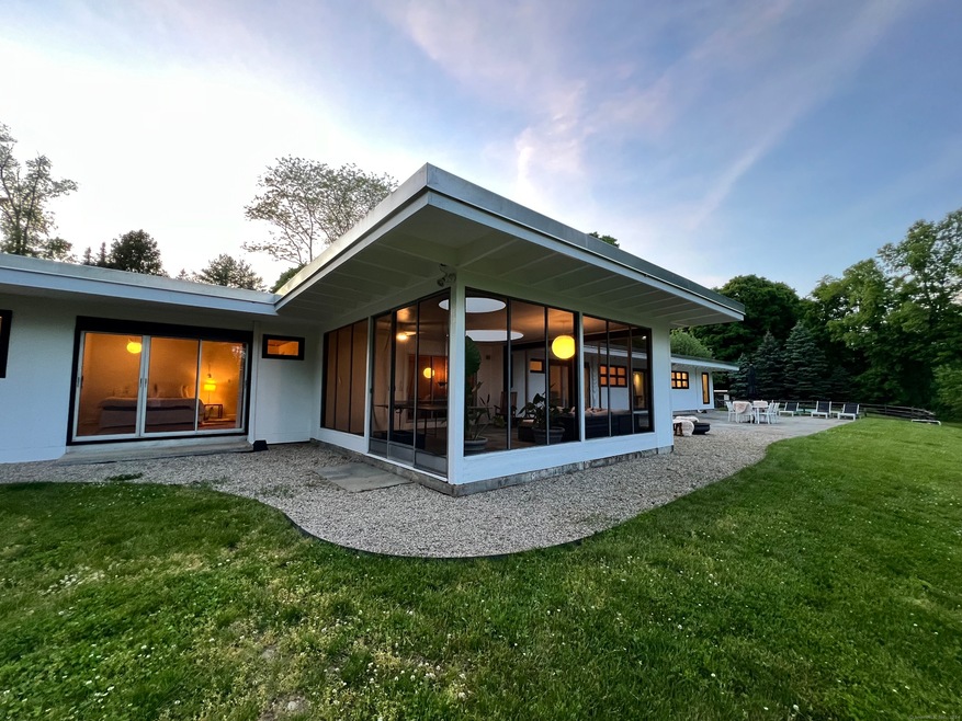 160 Catalpa Rd, Wilton, CT 06897 - photo 1