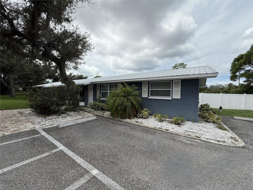 302 Colonia Ln E, Nokomis, FL 34275 - photo 1