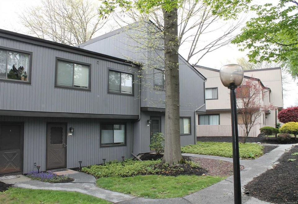 2304 Magnolia Walk unit 2304, Poughkeepsie, NY 12603 - photo 1