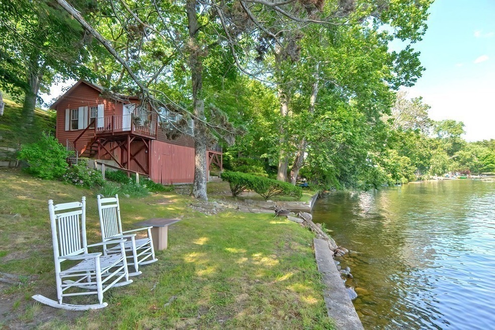 391 Franklin St, Wrentham, MA 02093 - photo 1