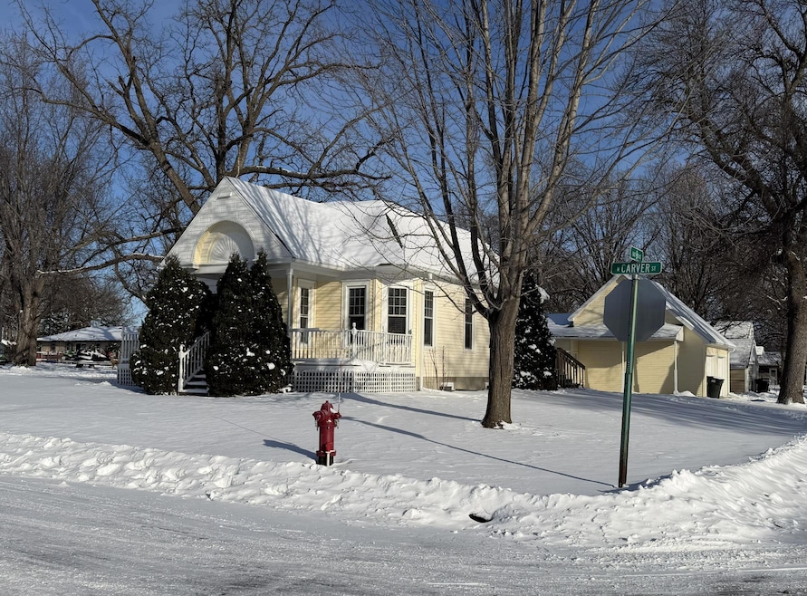 801 N Carver St, Winthrop, MN 55396 - photo 1