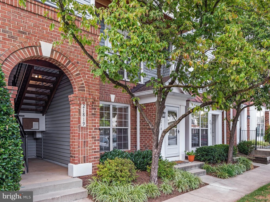 21817 Baldwin Square, Sterling, VA 20164 - photo 1