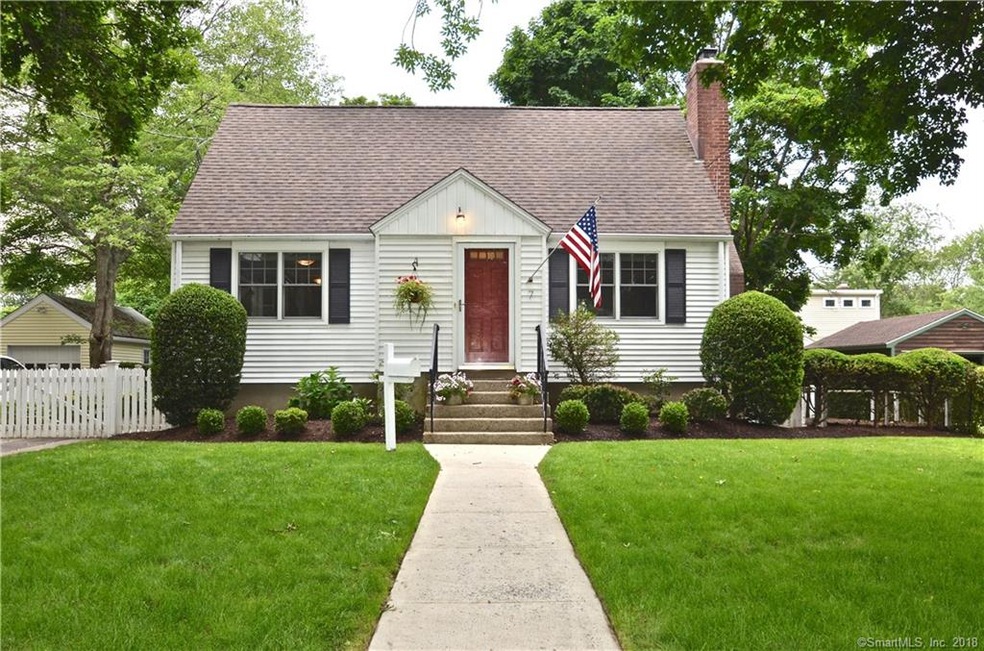 7 Carleton St, Fairfield, CT 06824 - photo 1