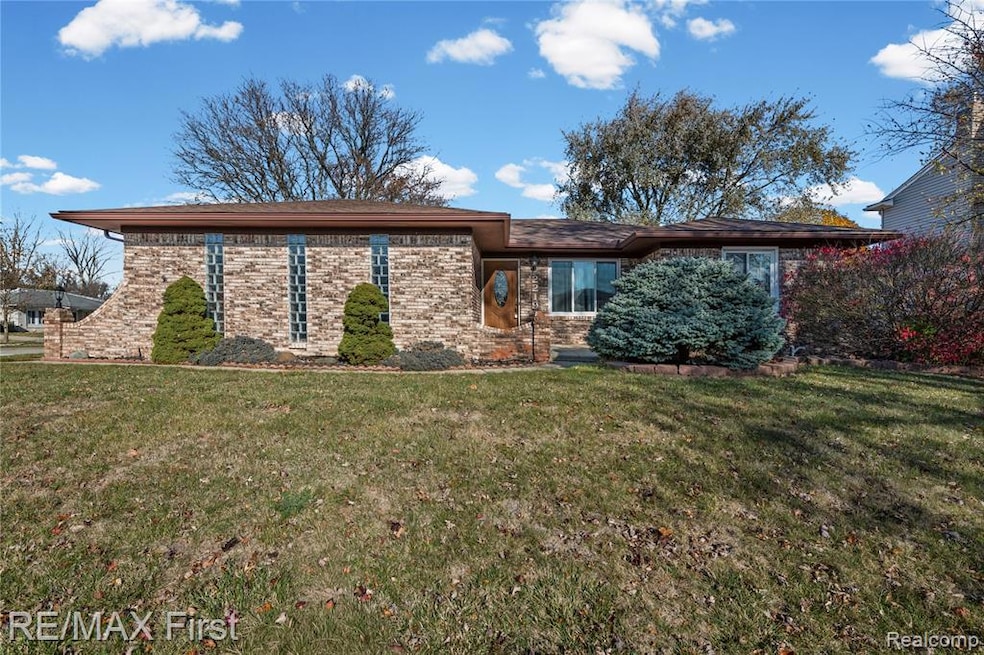 2219 Belmont Dr, Sterling Heights, MI 48310 - photo 1