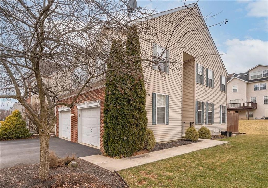 5274 Dartmouth Dr, Macungie, PA 18062 - photo 1