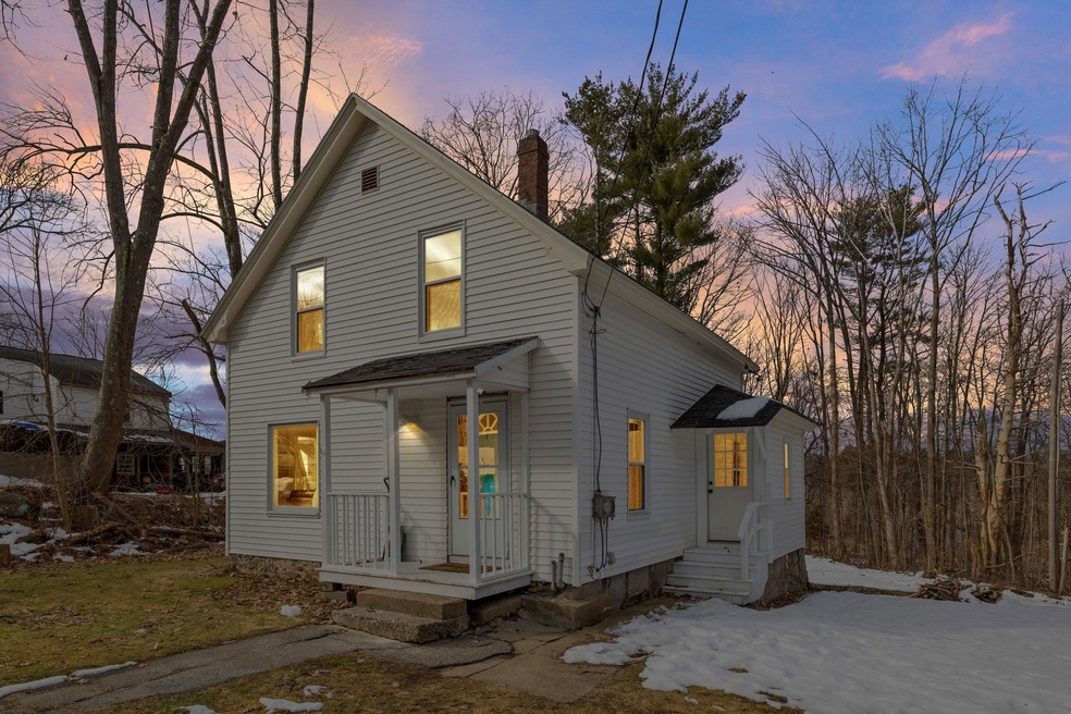 114 Mammoth Rd, Hooksett, NH 03106 - photo 1