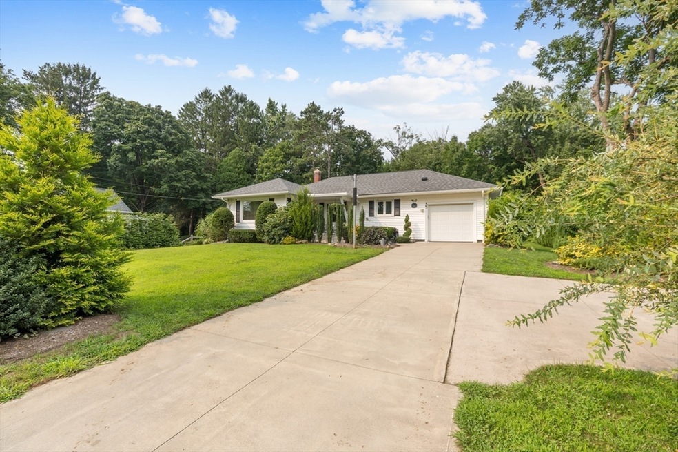 23 Leahey Ave, South Hadley, MA 01075 - photo 1