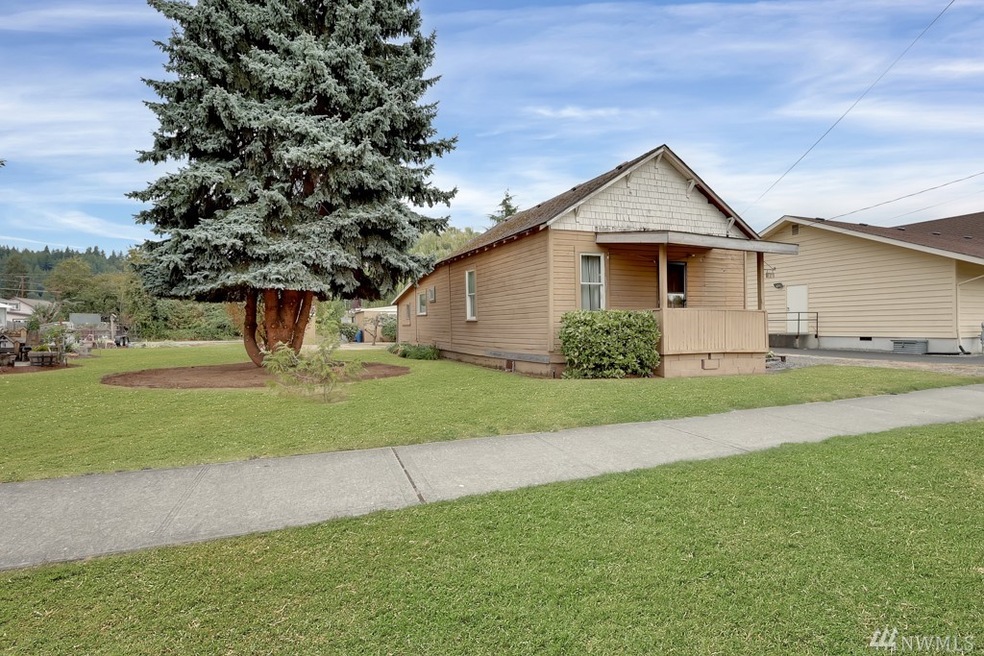 210 Eldredge Ave NW, Orting, WA 98360 - photo 1