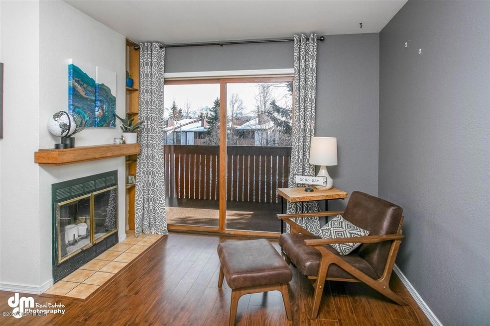 07-Living Room_1249-Edit