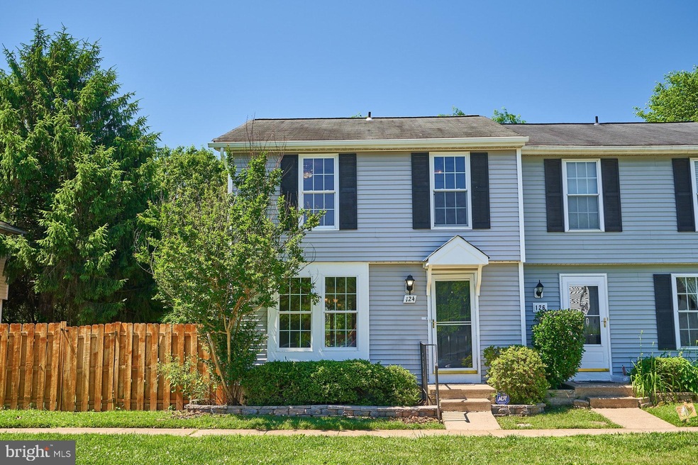 124 Oak Tree Ln, Warrenton, VA 20186 - photo 1