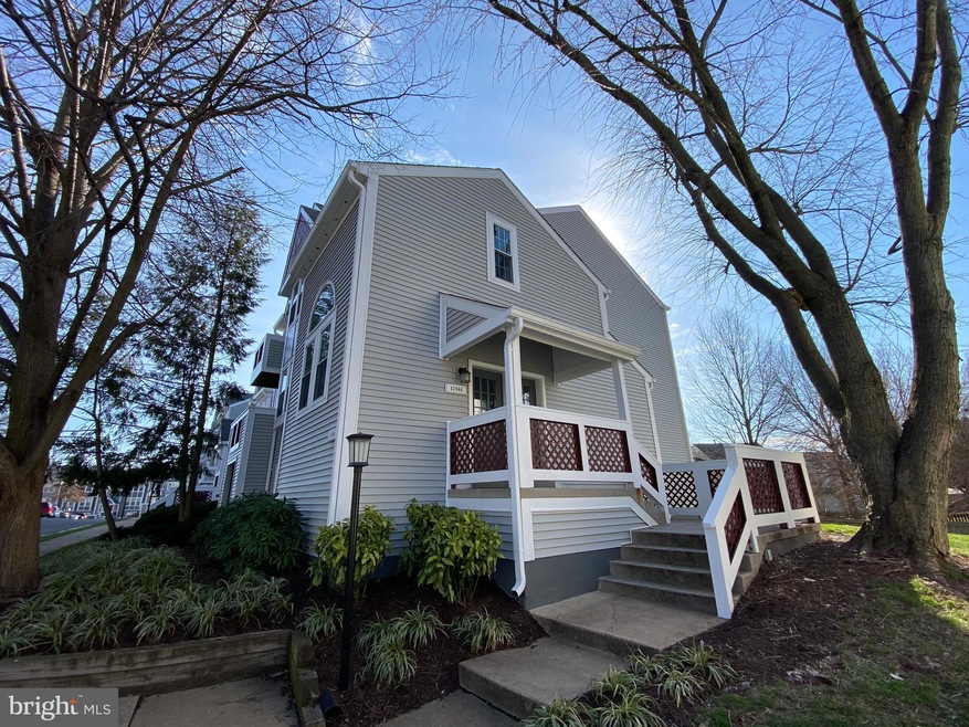 12944 Grays Pointe Rd unit 12944C, Fairfax, VA 22033 - photo 1