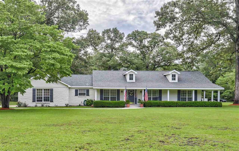 254 Ridgewood Dr, Crawfordville, FL 32327 - photo 1