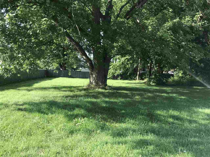 building lot in mobile home park on Rock A Bye