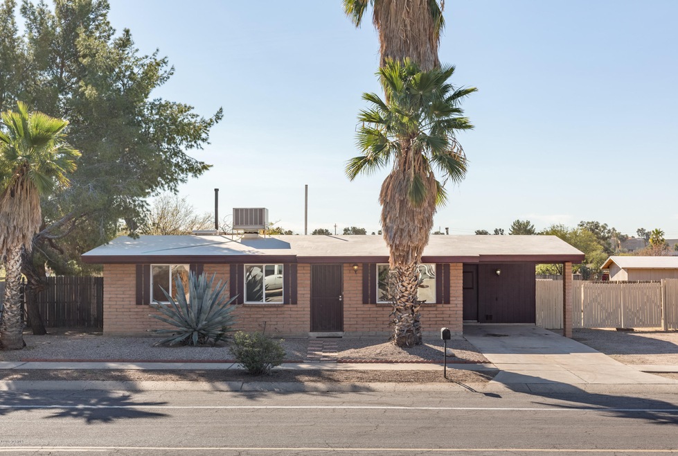 7540 N. Meredith-6458-HDR