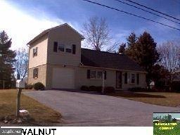 720 Walnut St, New Holland, PA 17557 - photo 1