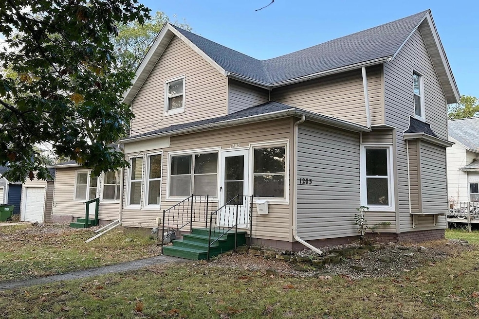 1203 Story St, Boone, IA 50036 - photo 1
