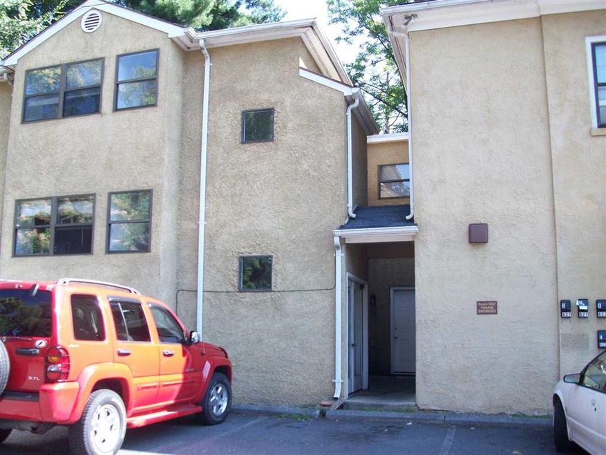 627 Cabell Ave unit F, Charlottesville, VA 22903 - photo 1