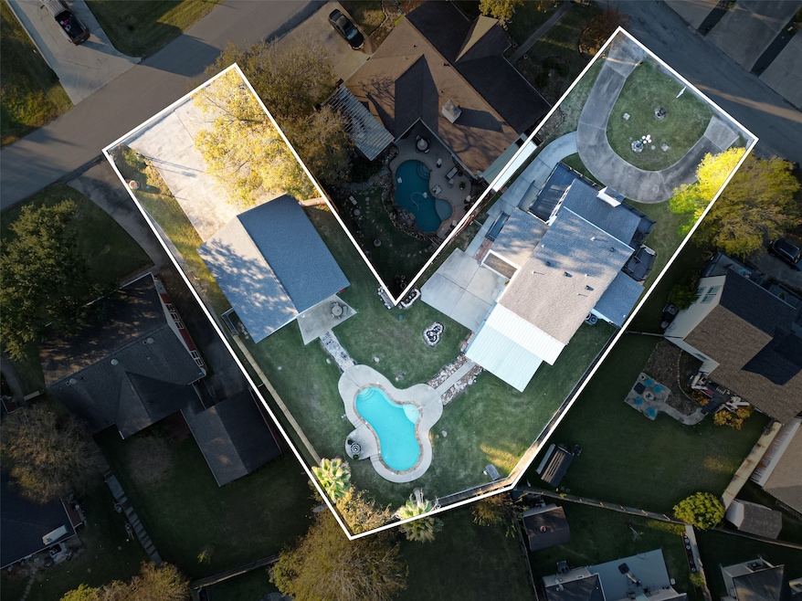 805 Lake View Dr, Montgomery, TX 77356 - photo 1