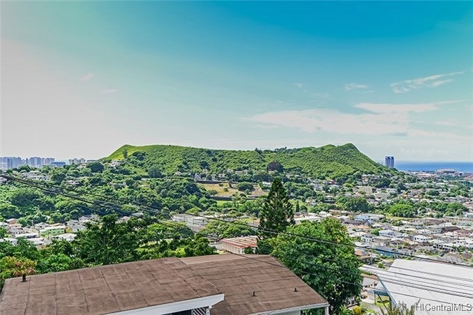 Enjoy Ocean, Punchbowl and City Views