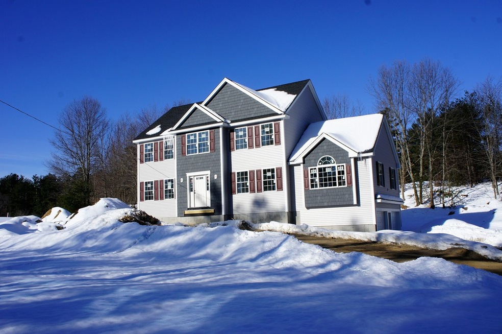 600 Colburn Ave, Dracut, MA 01826 - photo 1