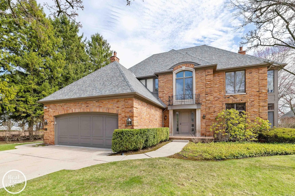 7 Windemere Place, Grosse Pointe Farms, MI 48236 - photo 1